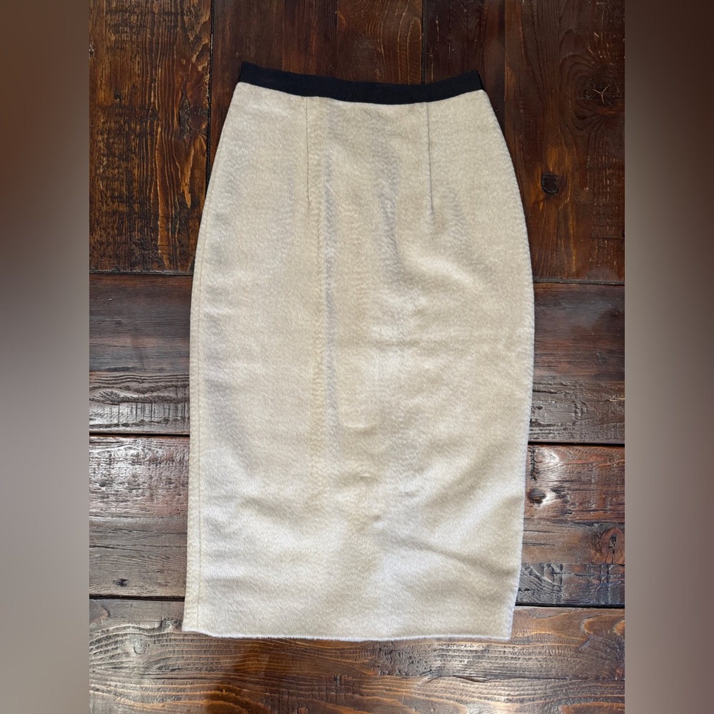 Burberry London Llama Hair/Virgin Wool Blend Pencil Skirt. Sz 0 fits like 00.